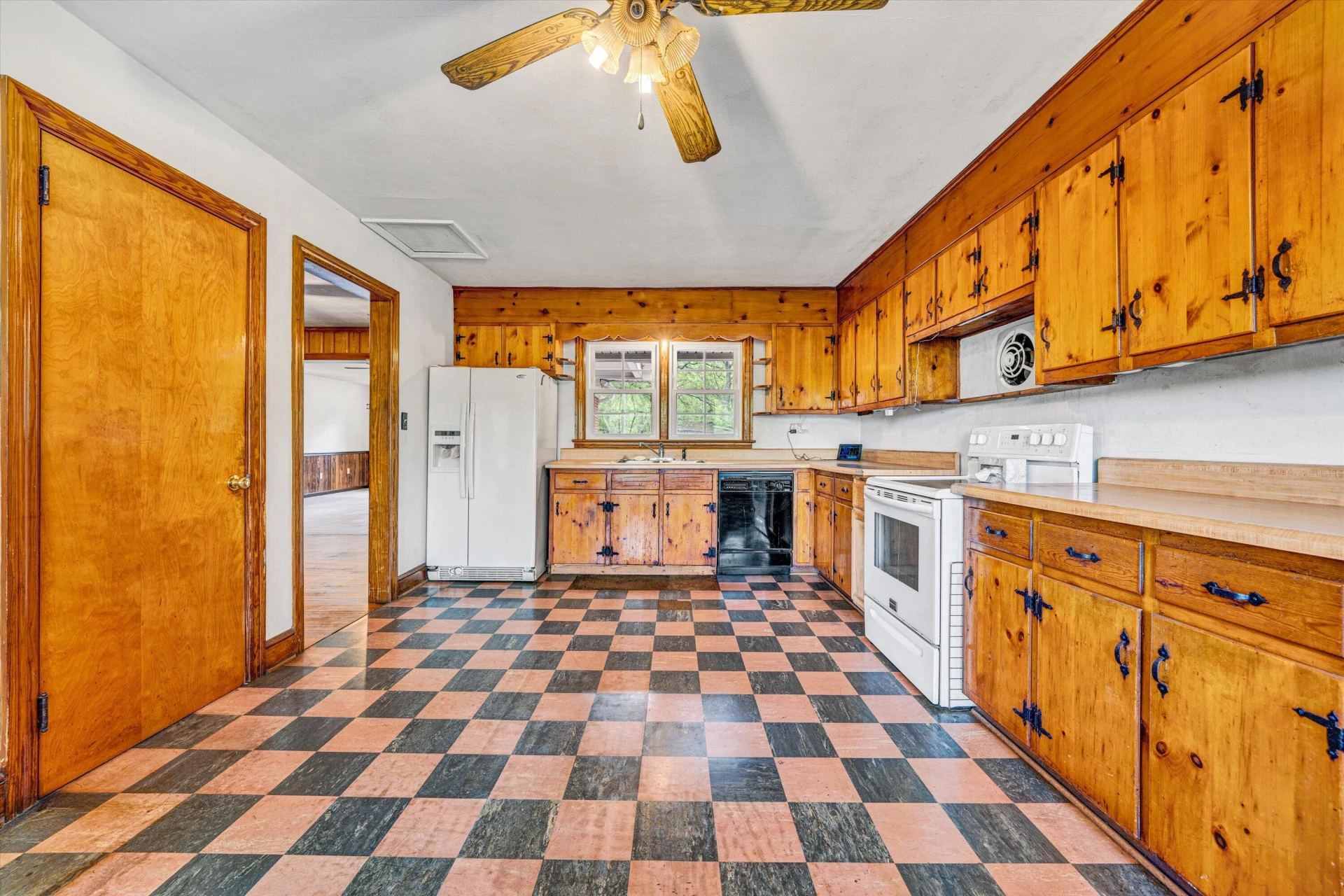 7080 OAK LEVEL RD - Photo 10