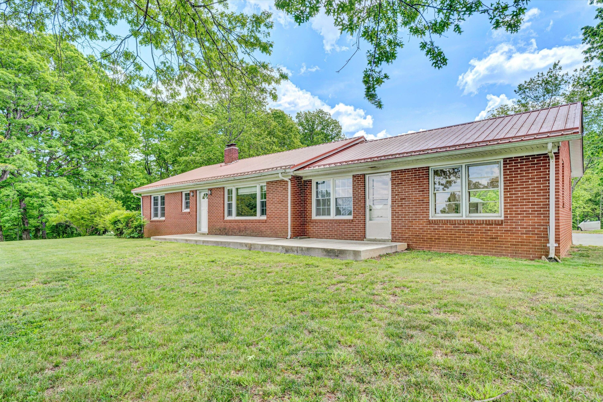 7080 OAK LEVEL RD - Photo 2