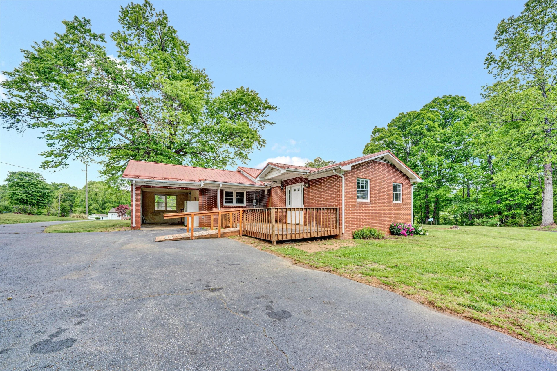 7080 OAK LEVEL RD - Photo 4
