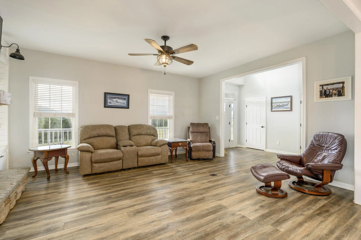 1169 Mountain Creek LN - Photo 17