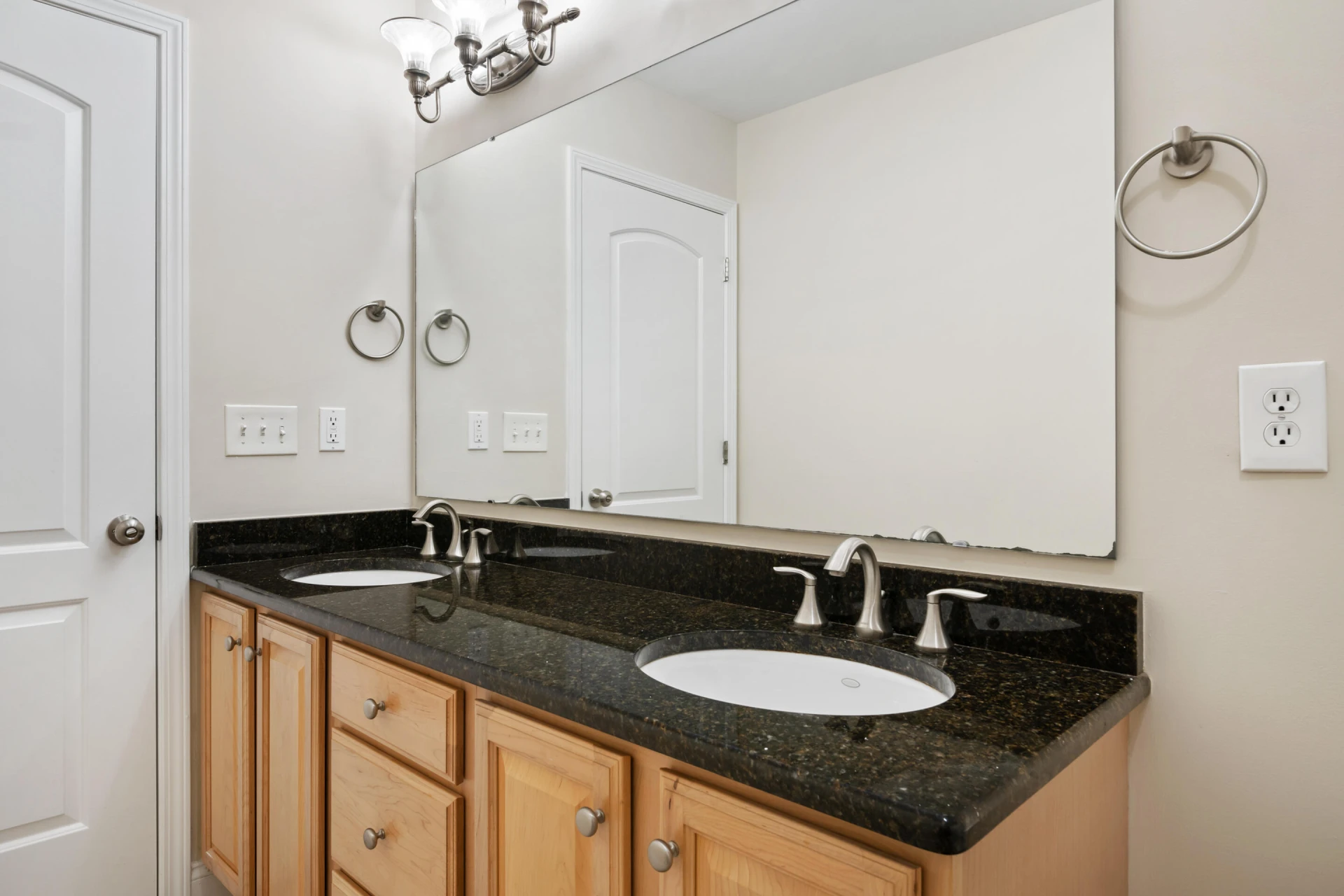 135 Phoenix BLVD - Photo 28