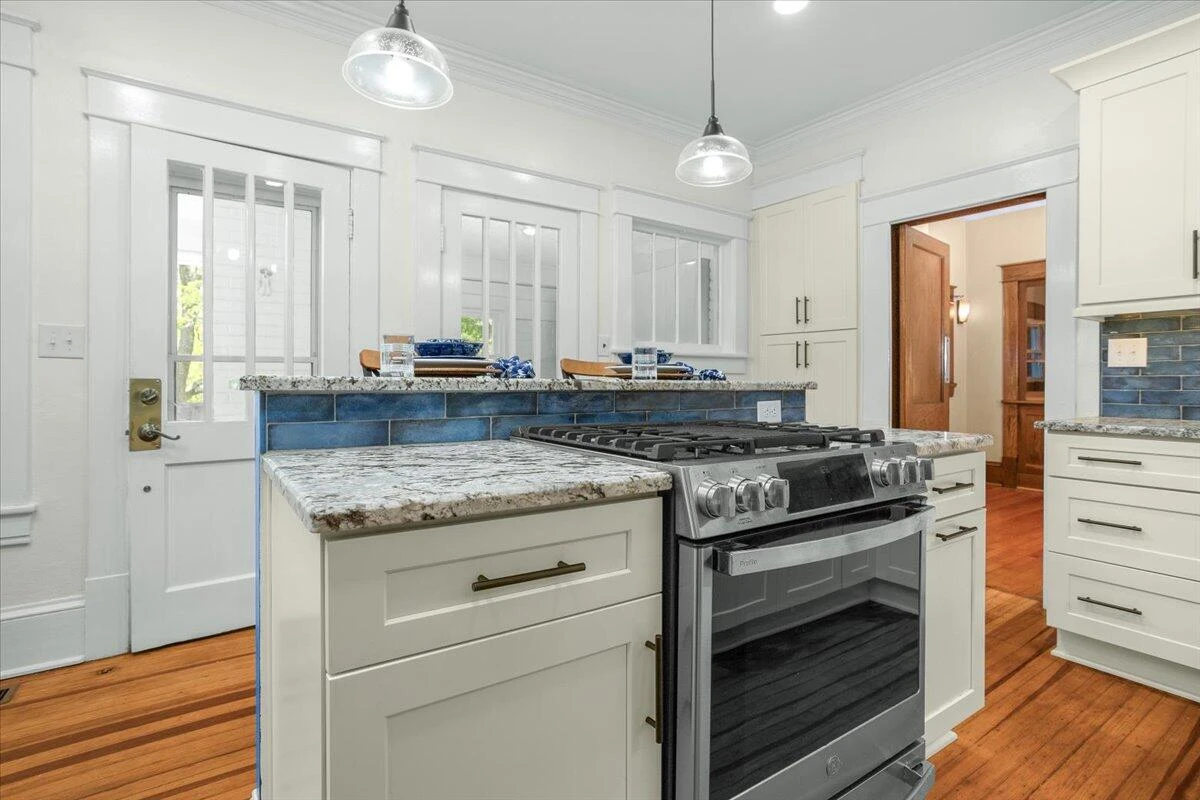 5817 Viewpoint AVE - Photo 17