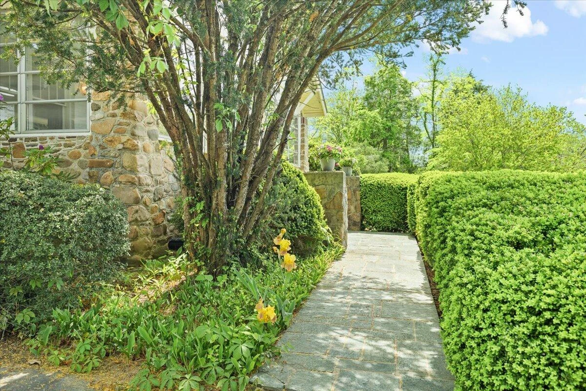 5817 Viewpoint AVE - Photo 6