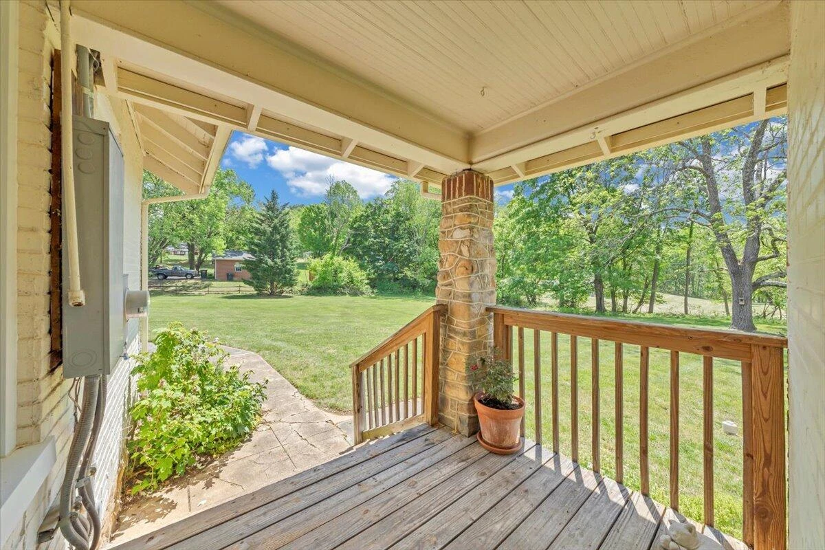 5817 Viewpoint AVE - Photo 47
