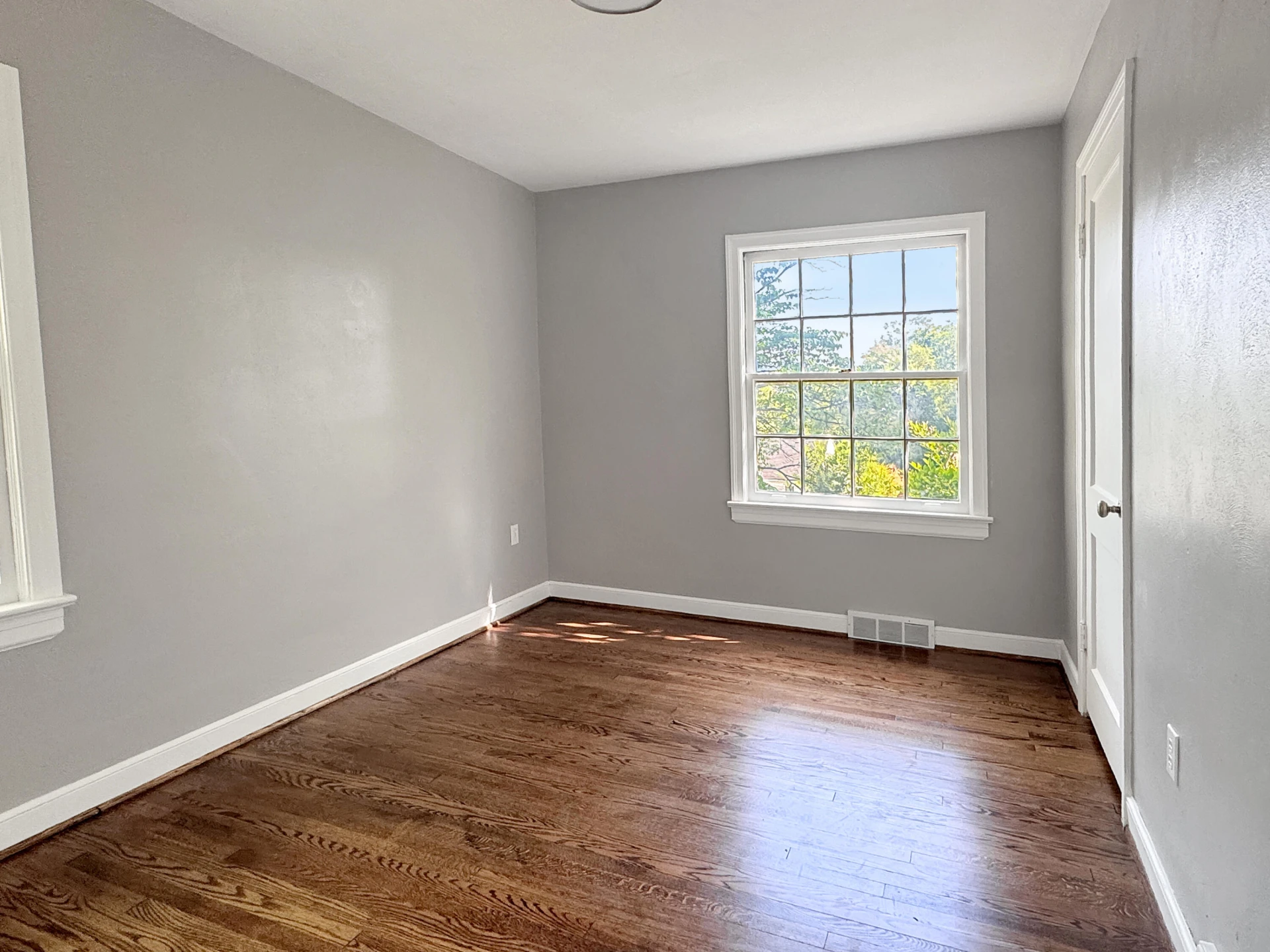817 Hanover AVE - Photo 11