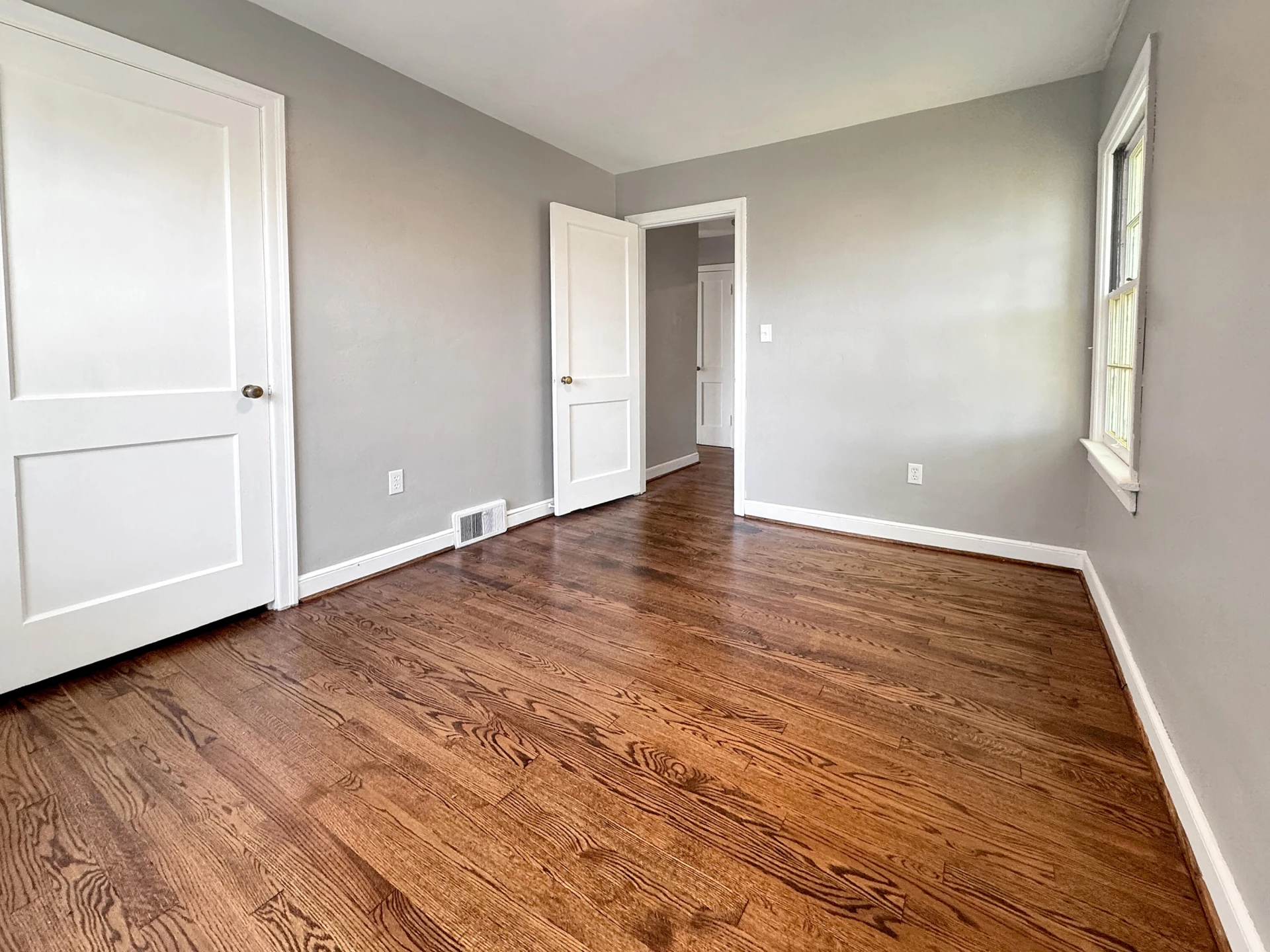 817 Hanover AVE - Photo 12