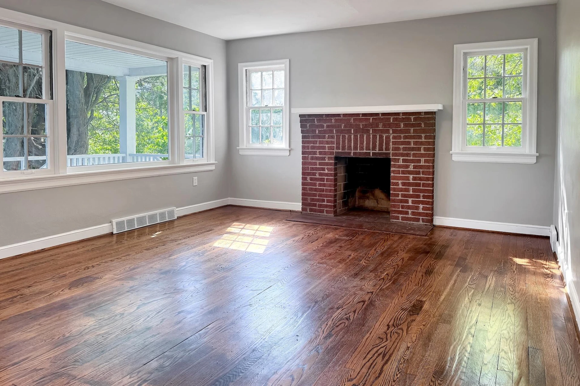 817 Hanover AVE - Photo 2