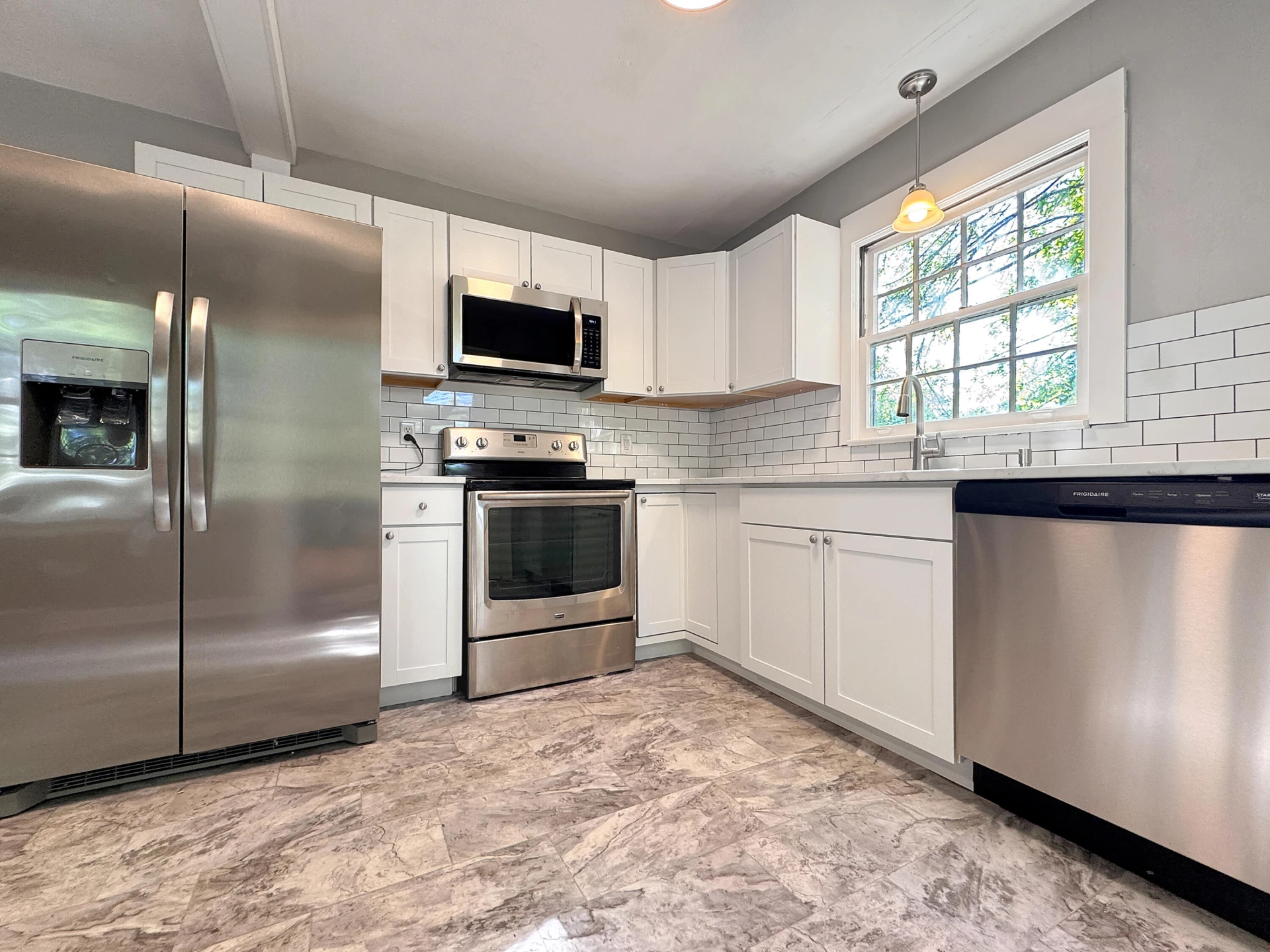 817 Hanover AVE - Photo 6