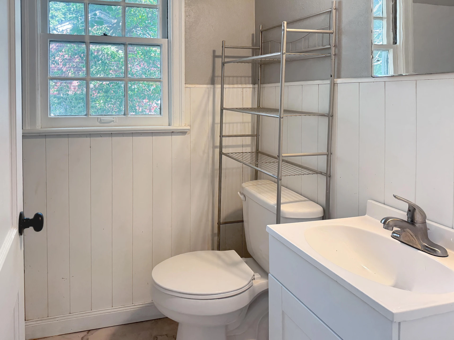 817 Hanover AVE - Photo 9