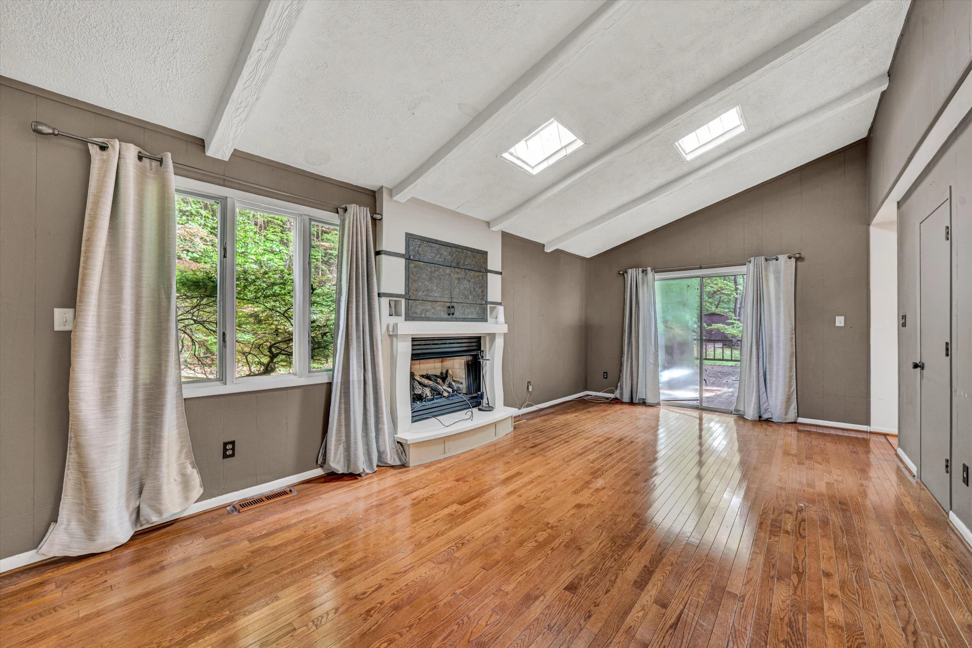 2350 Ross LN - Photo 11