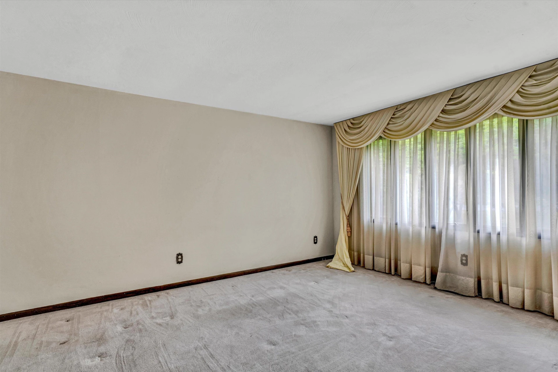 2350 Ross LN - Photo 7
