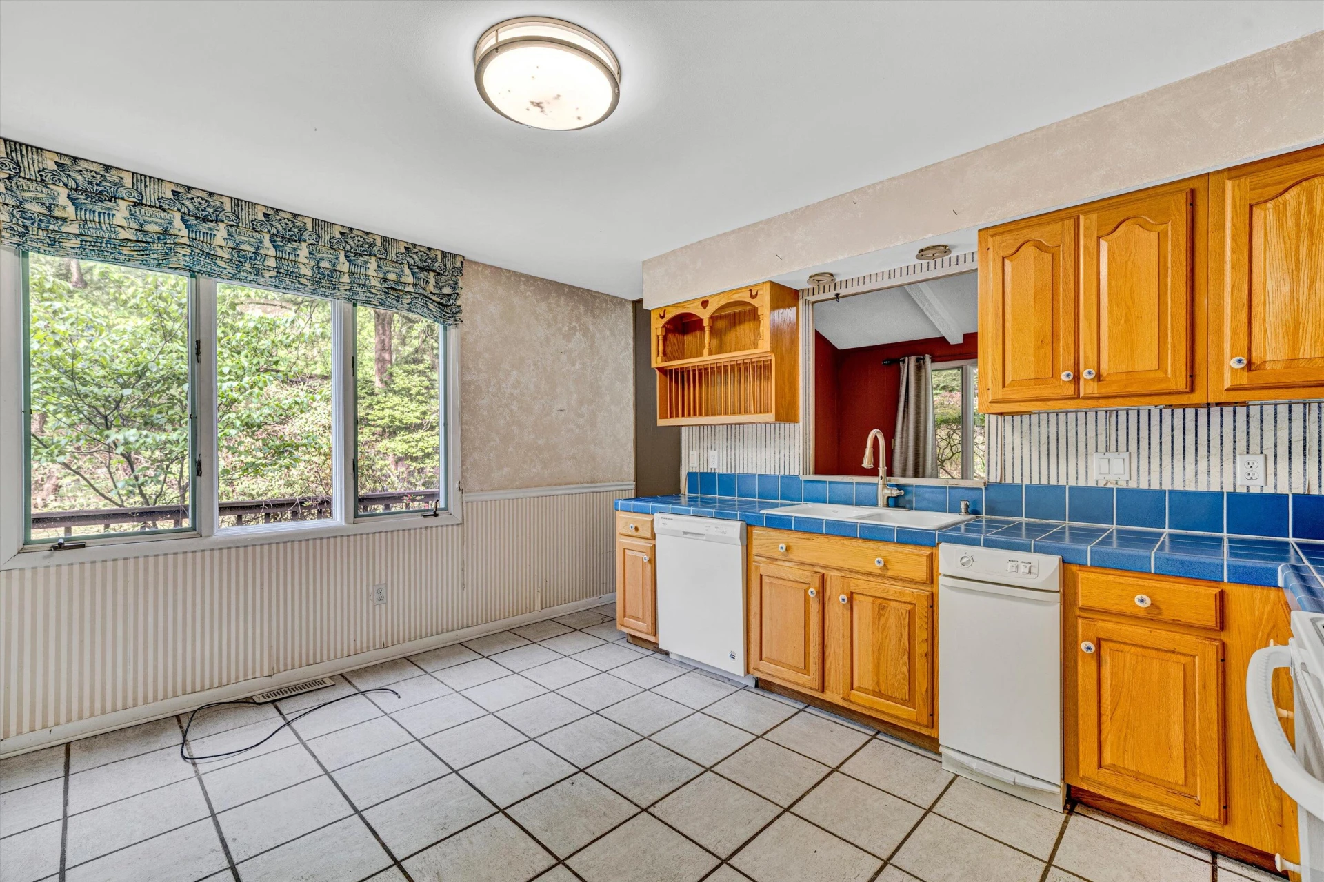 2350 Ross LN - Photo 8
