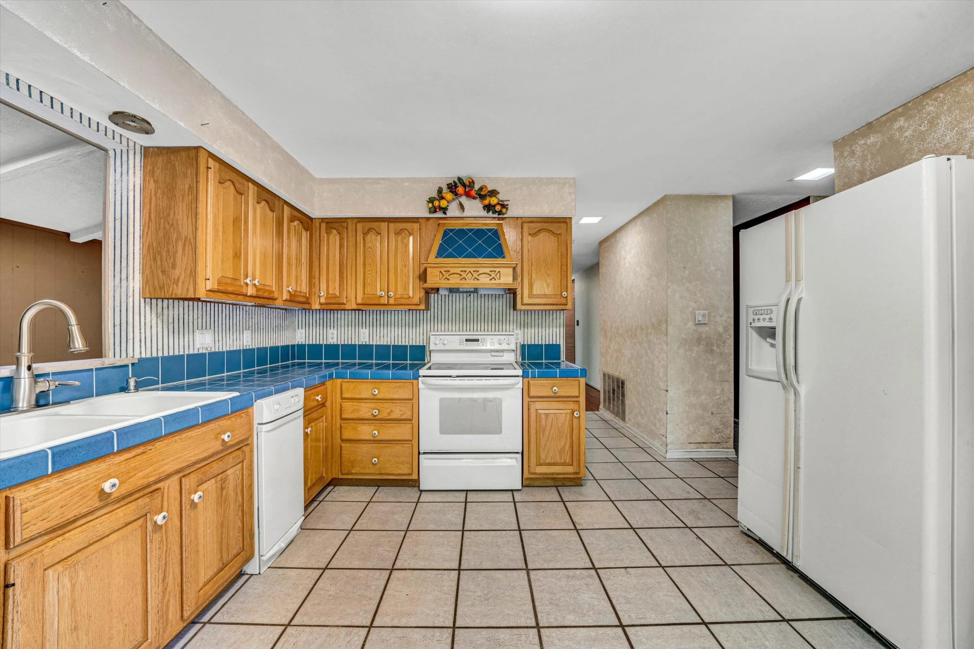 2350 Ross LN - Photo 9