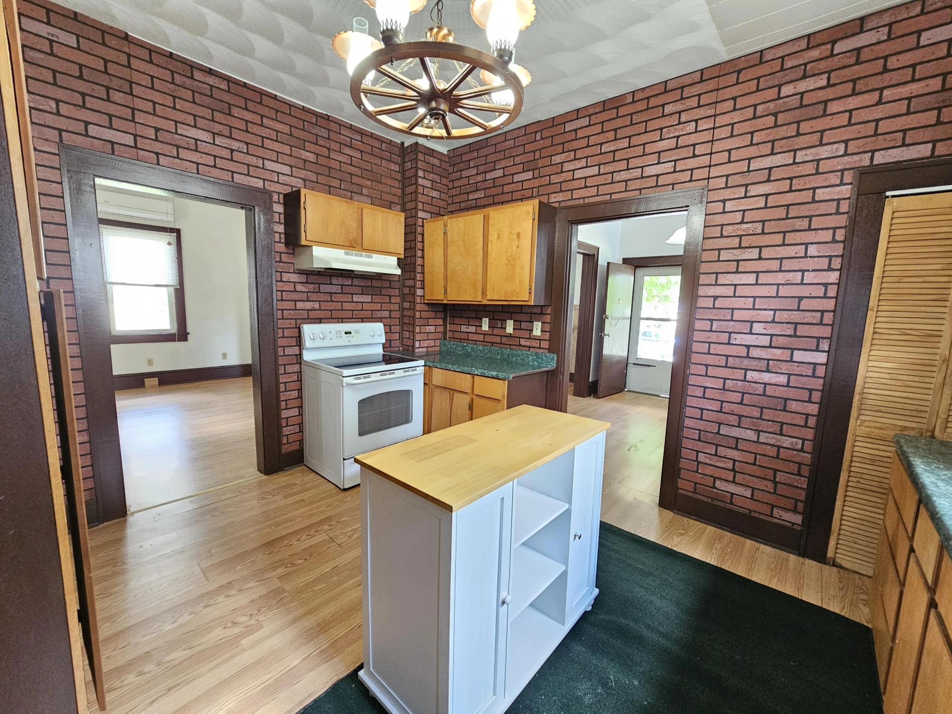 292 Holcombe AVE - Photo 10