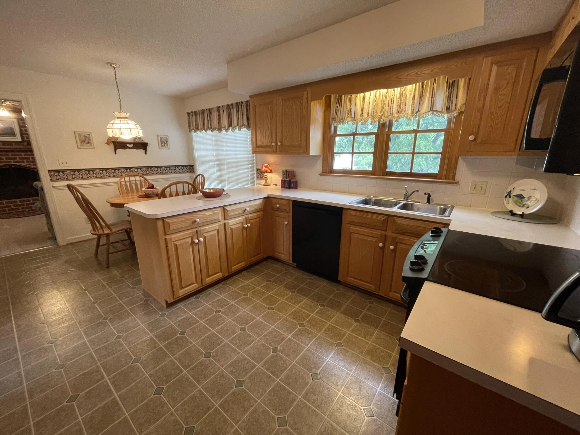 1394 Jefferson TER - Photo 22