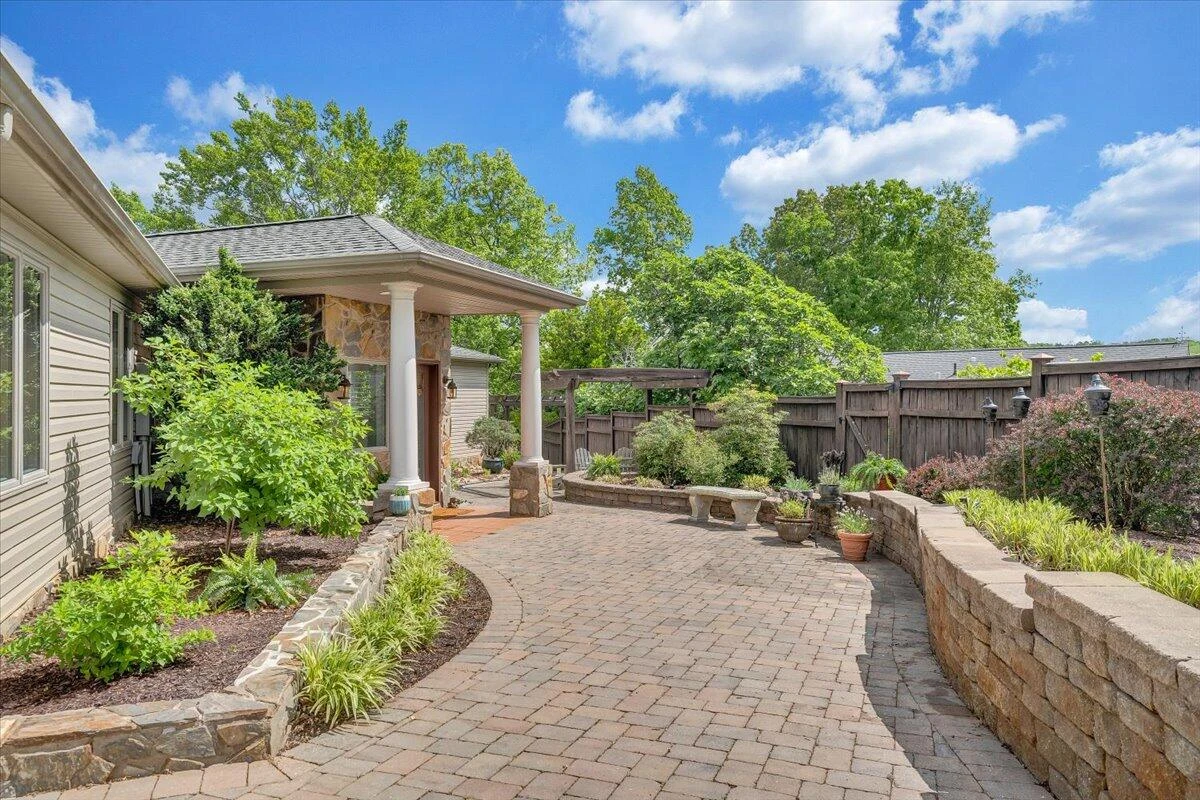 389 Blue Lake RD - Photo 14