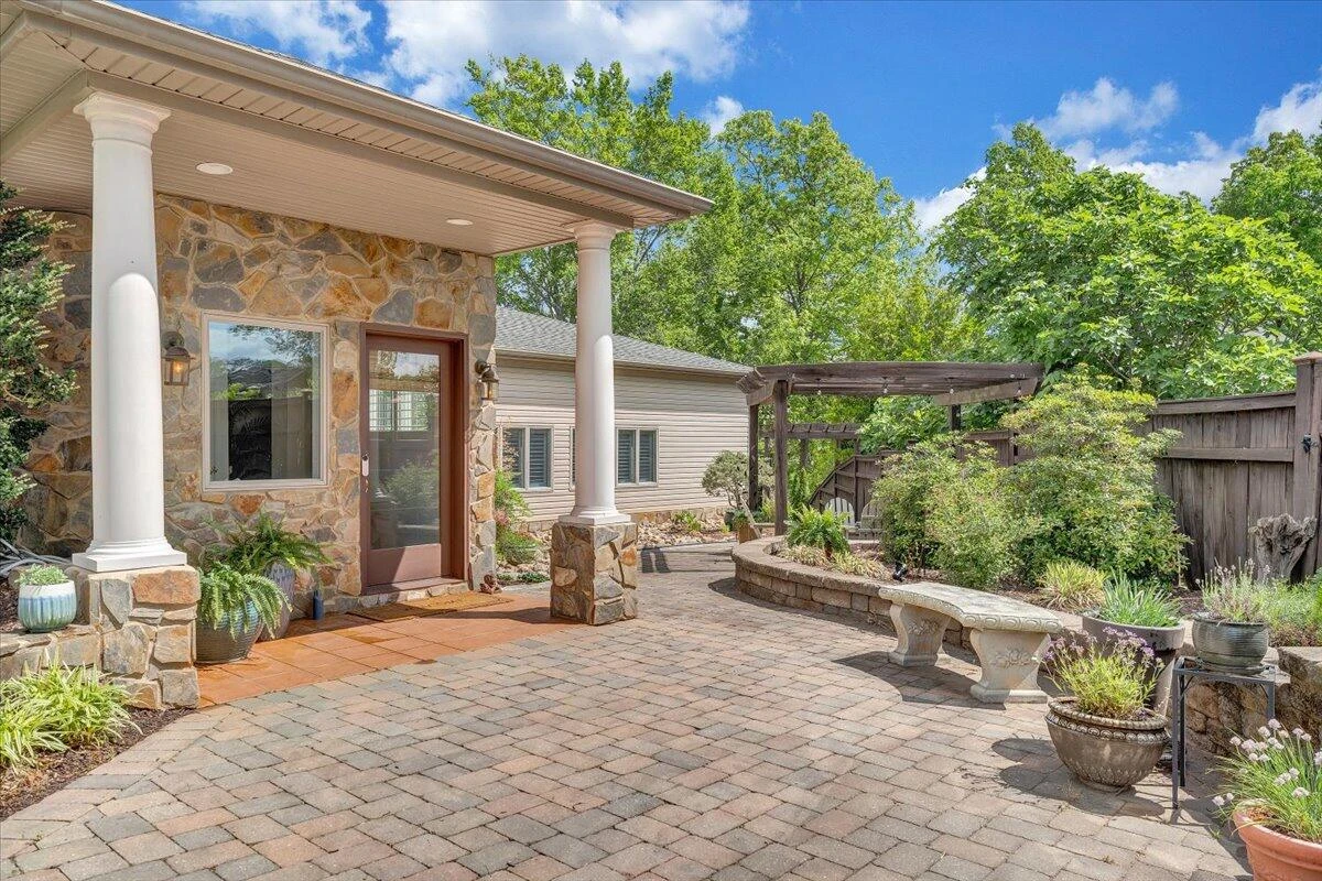 389 Blue Lake RD - Photo 15