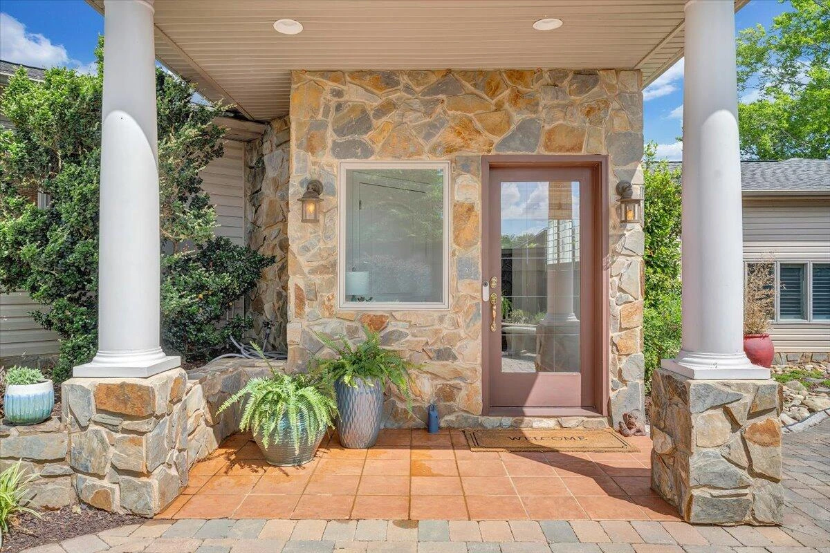389 Blue Lake RD - Photo 16