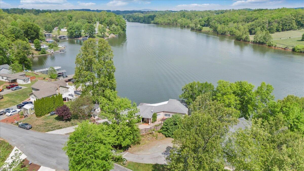389 Blue Lake RD - Photo 124