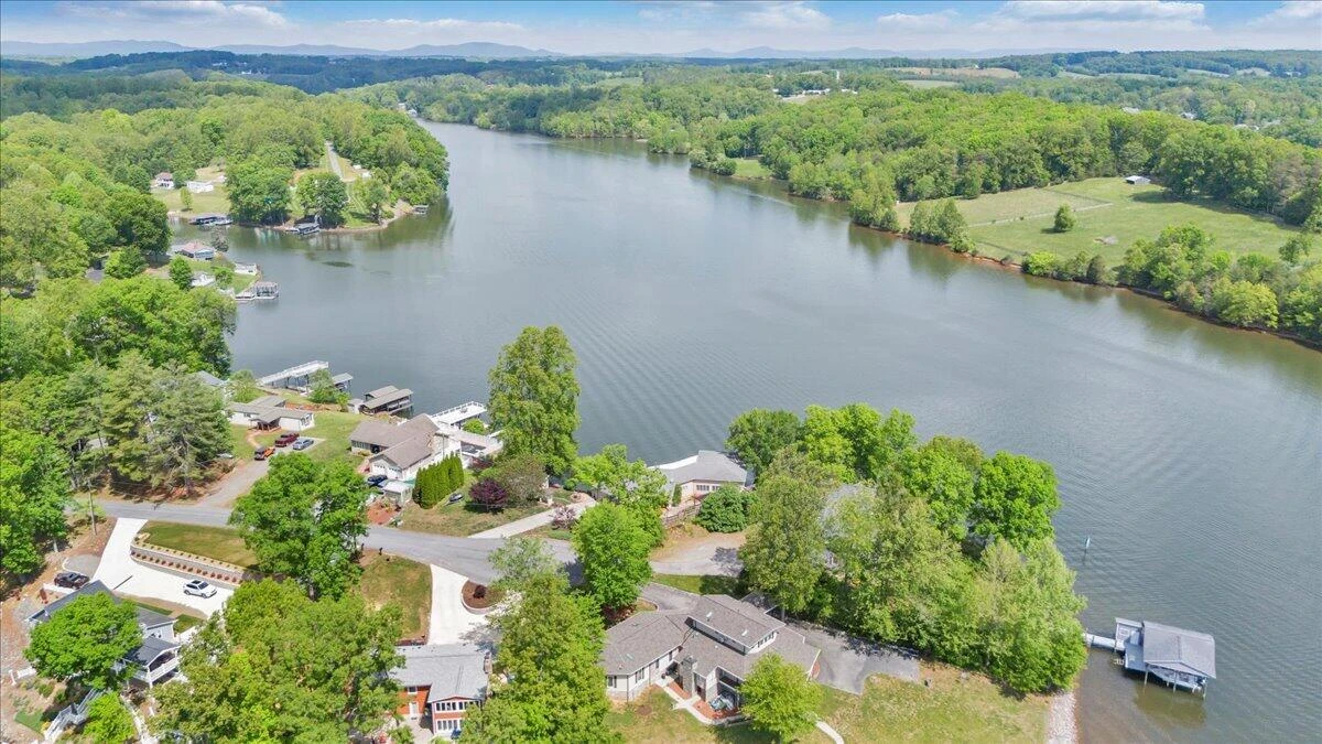 389 Blue Lake RD - Photo 125
