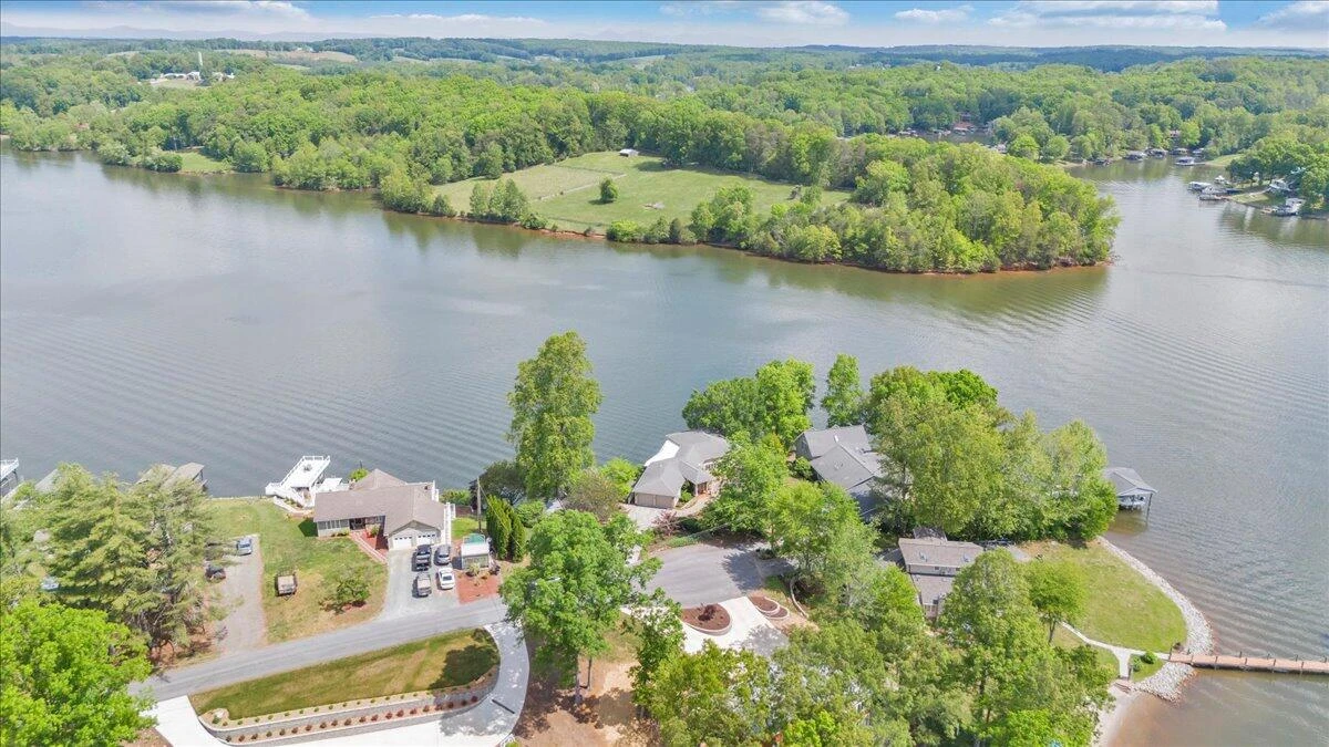 389 Blue Lake RD - Photo 127