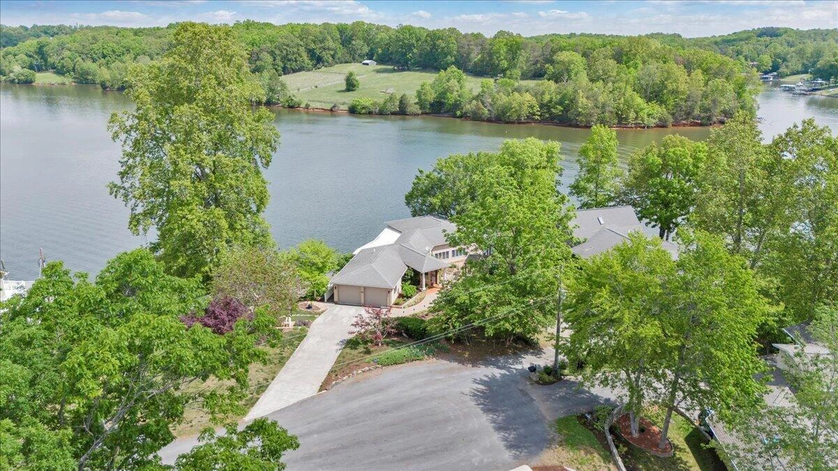389 Blue Lake RD - Photo 128