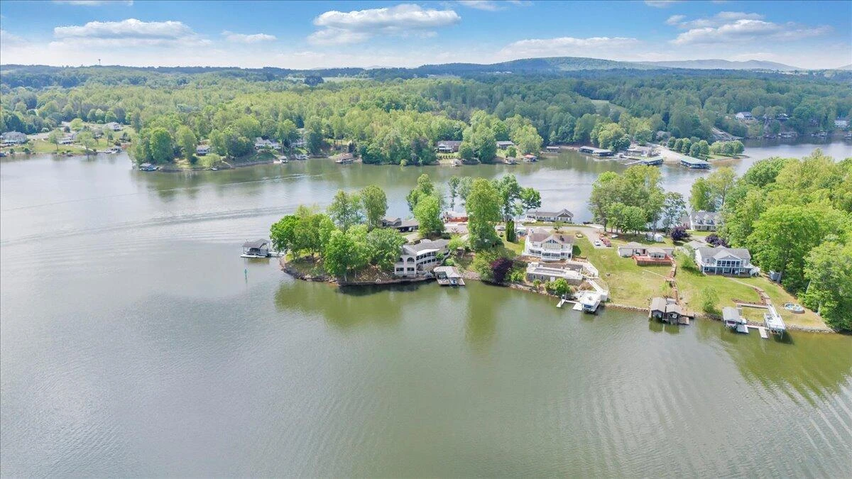 389 Blue Lake RD - Photo 142
