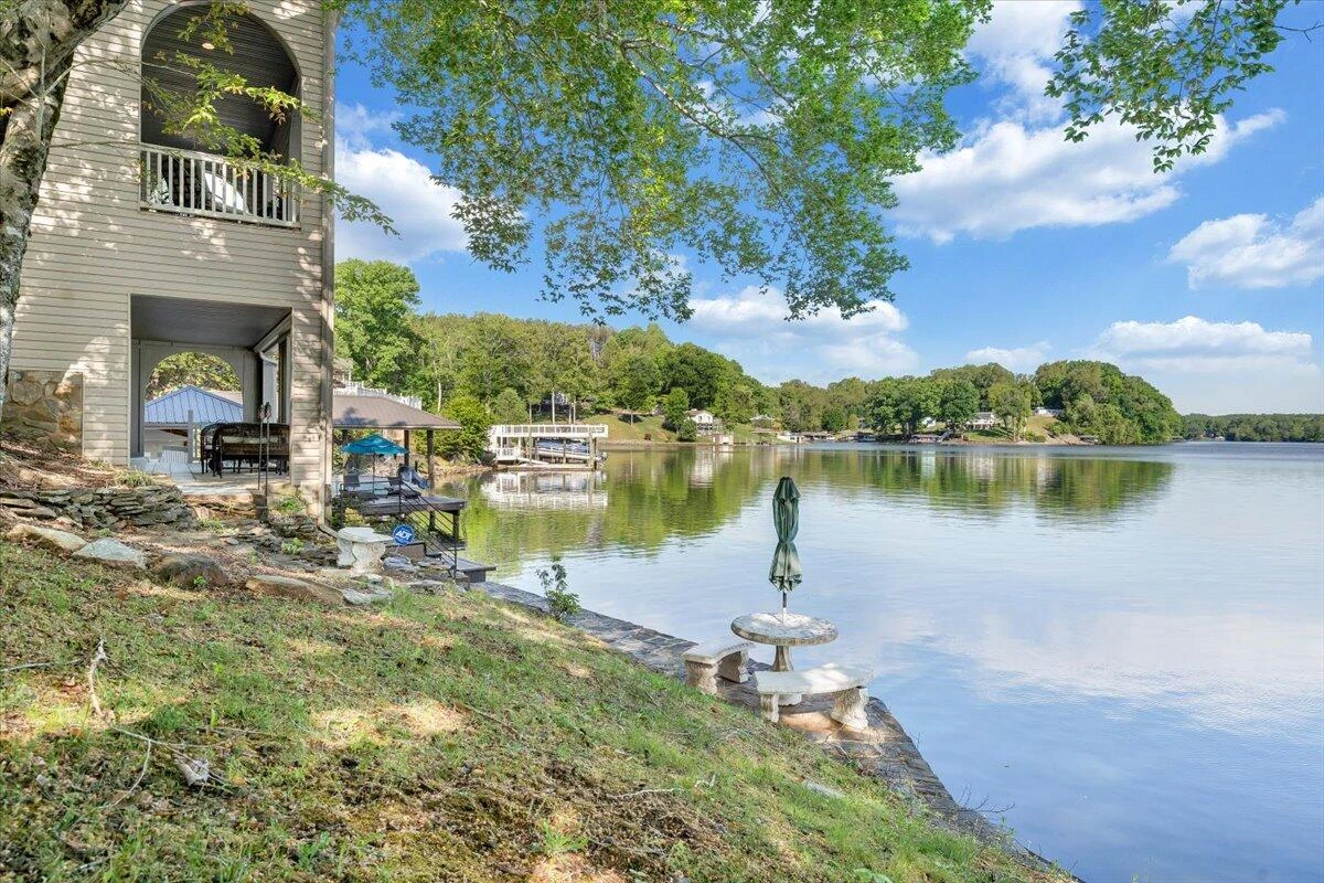389 Blue Lake RD - Photo 9