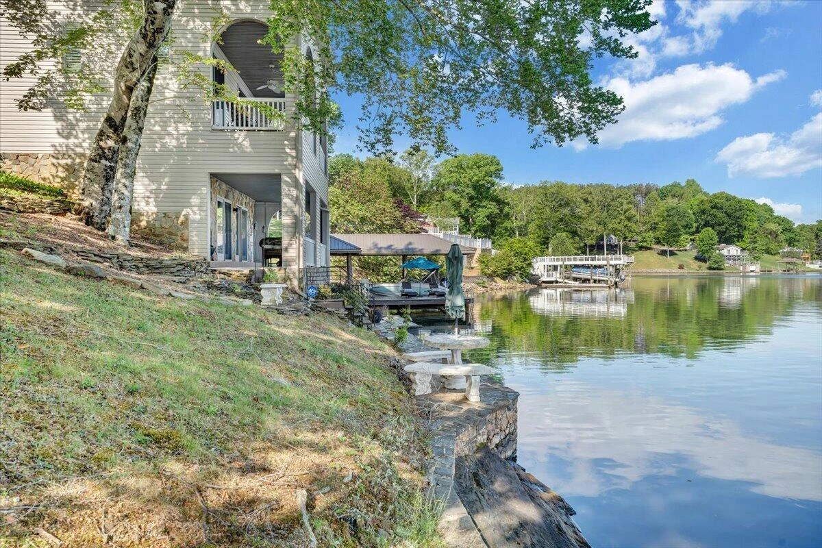 389 Blue Lake RD - Photo 74