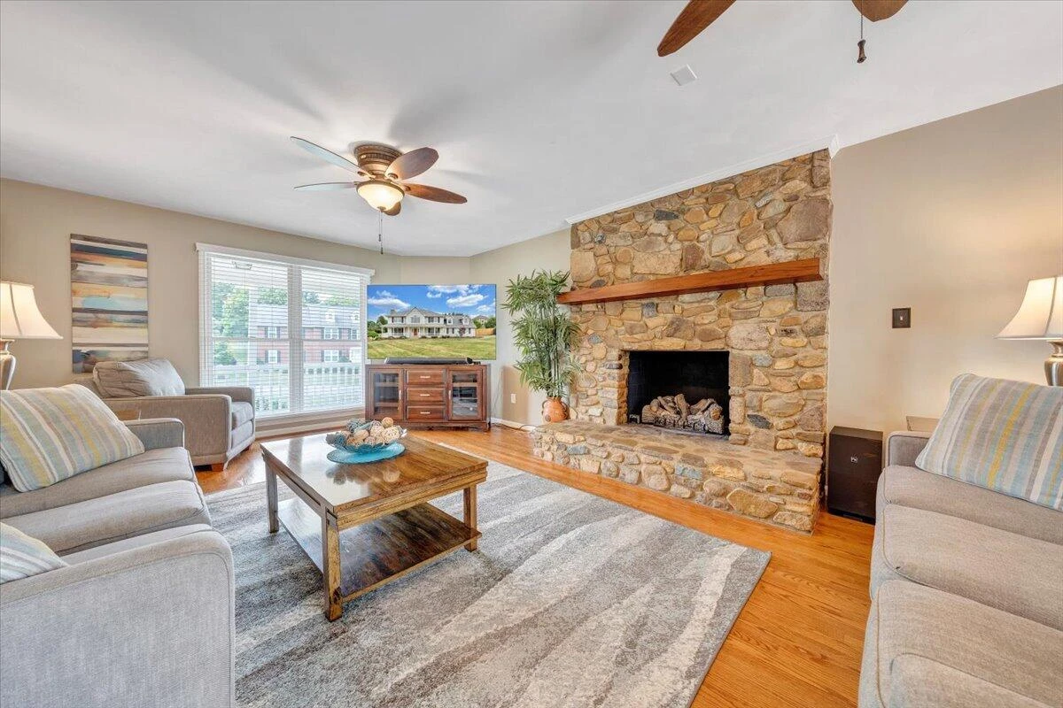 547 Highland  DR - Photo 11