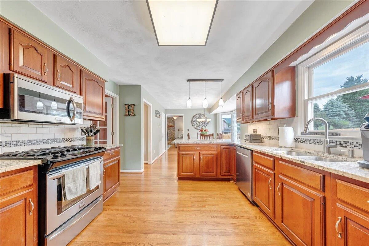 547 Highland  DR - Photo 19