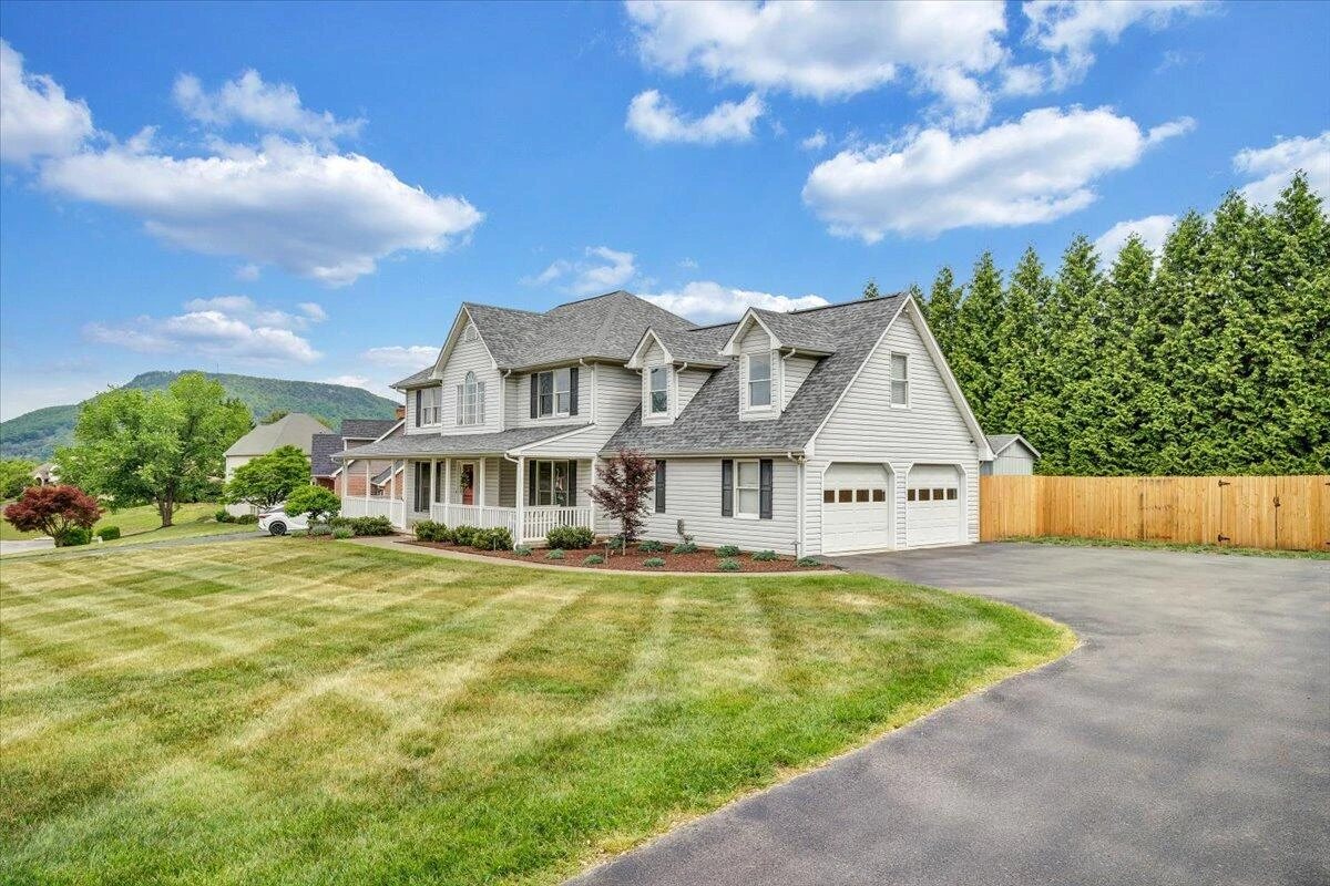 547 Highland  DR - Photo 3