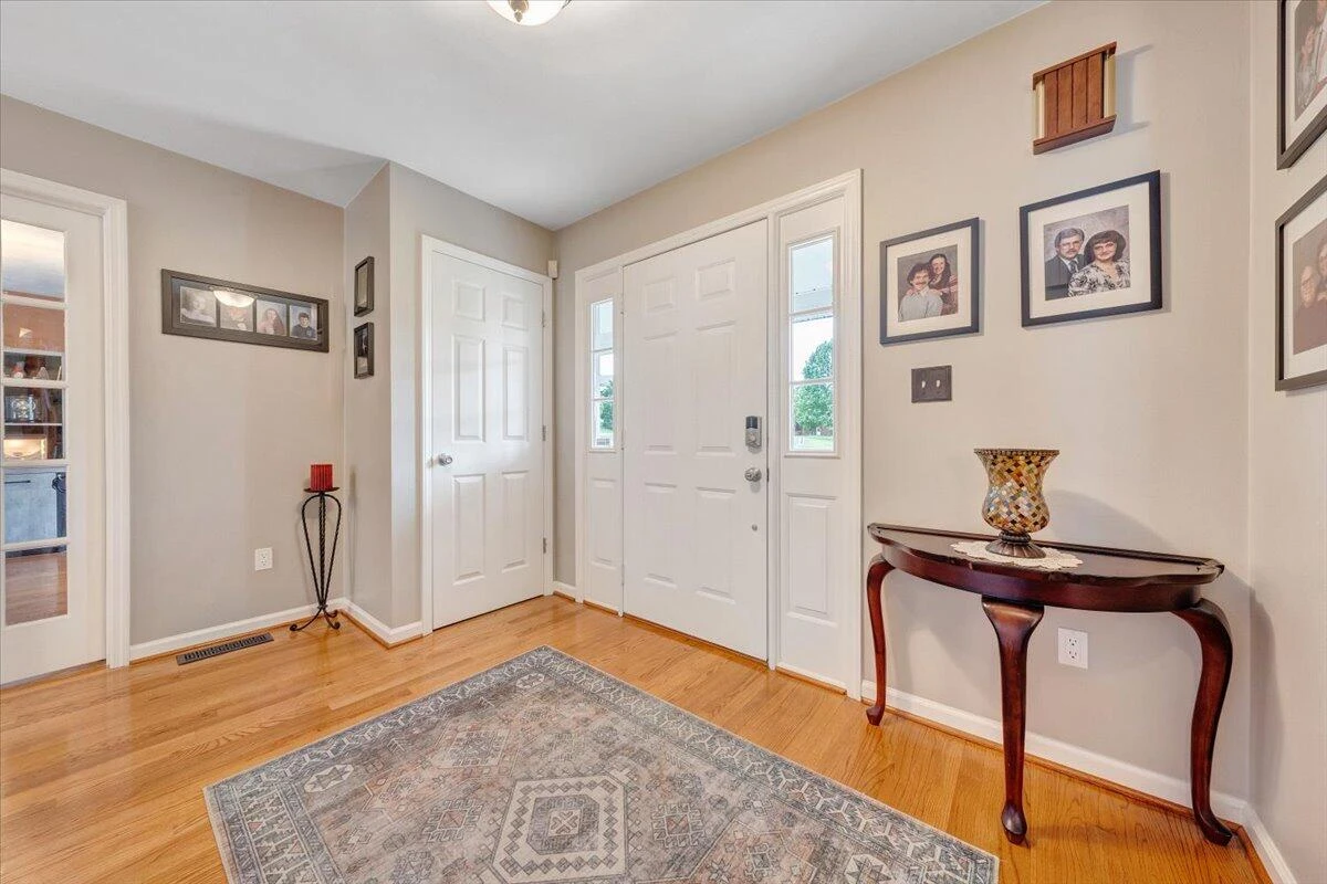 547 Highland  DR - Photo 4