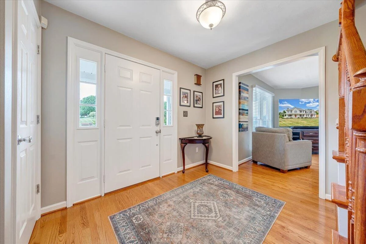 547 Highland  DR - Photo 6