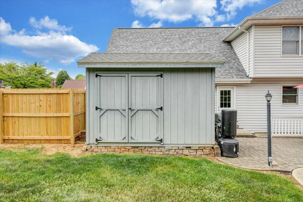 547 Highland  DR - Photo 60