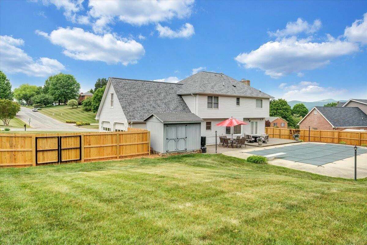 547 Highland  DR - Photo 64