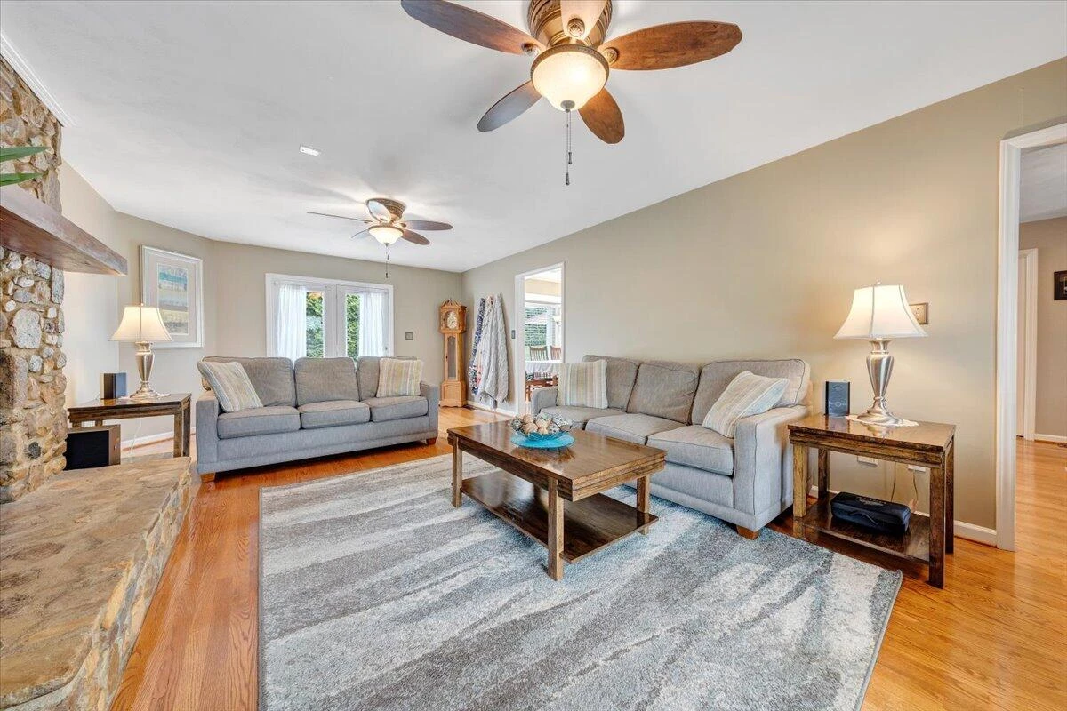 547 Highland  DR - Photo 9