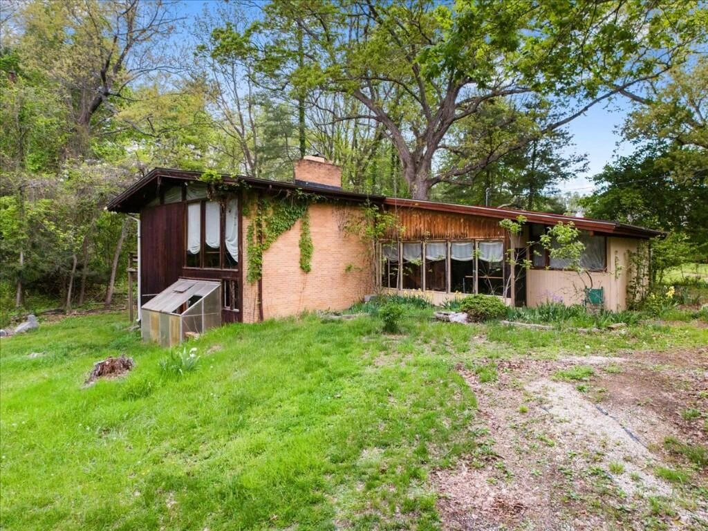 1817 English Forest RD