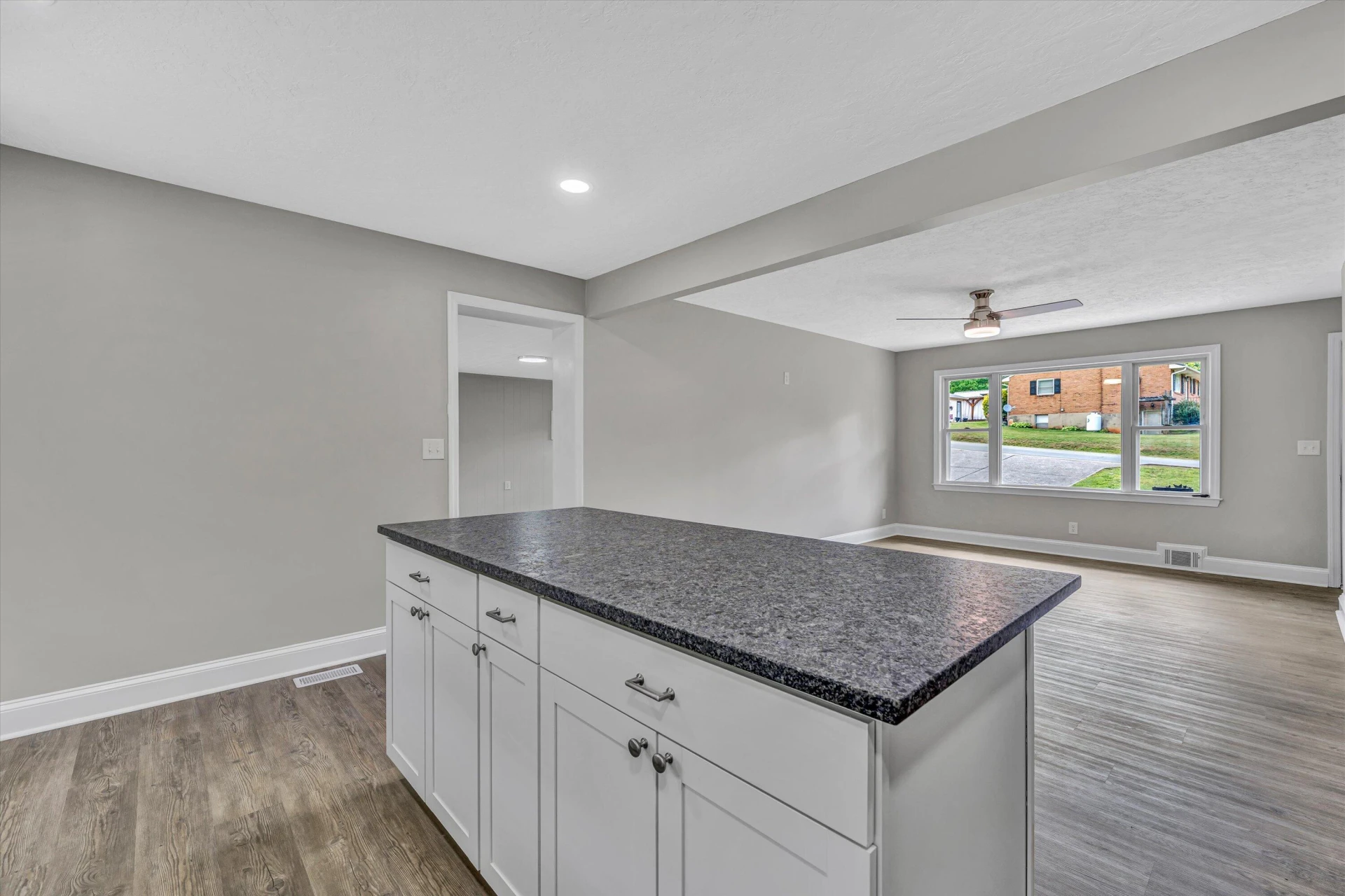 150 Woodland DR - Photo 10