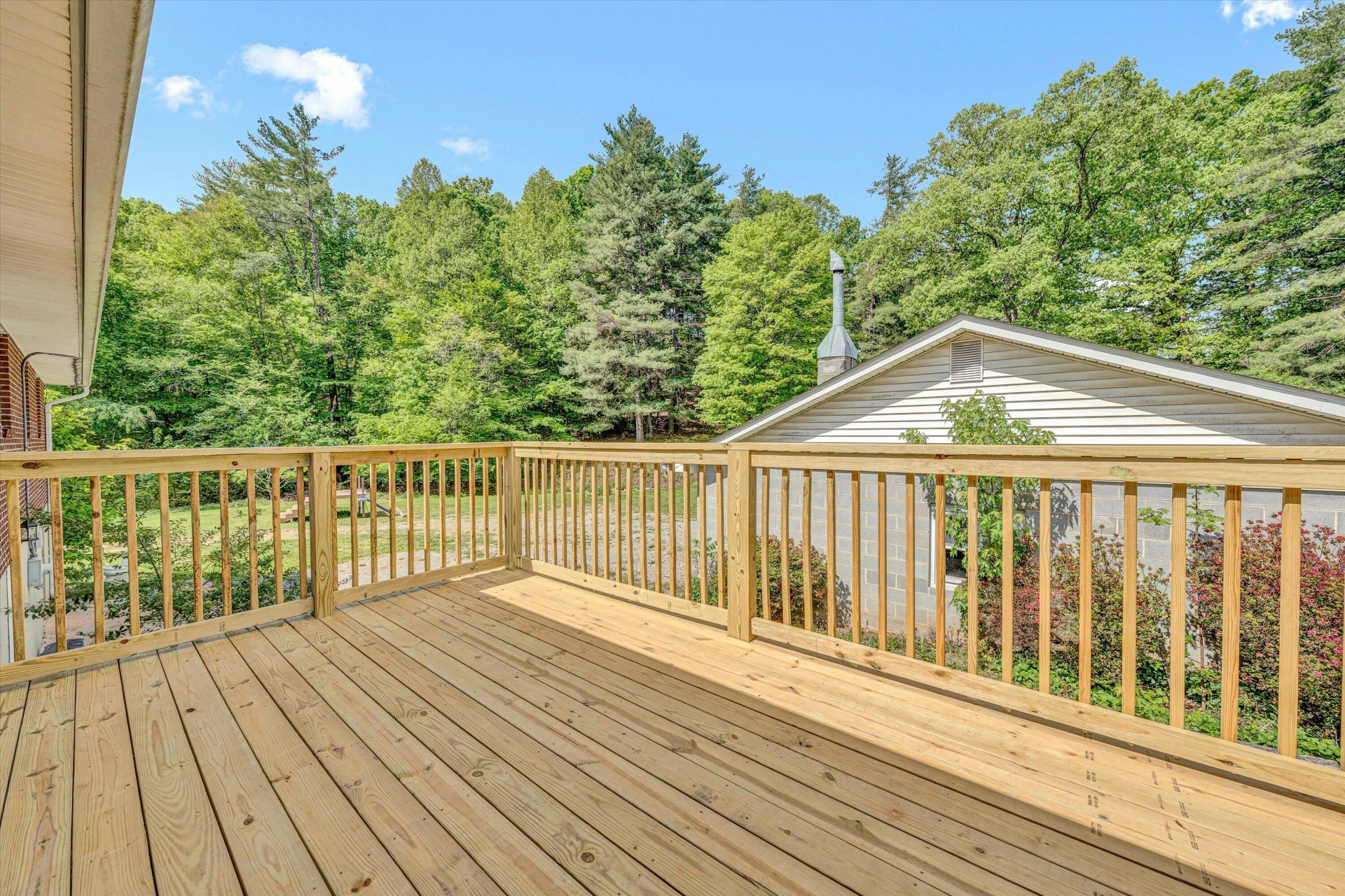 150 Woodland DR - Photo 16