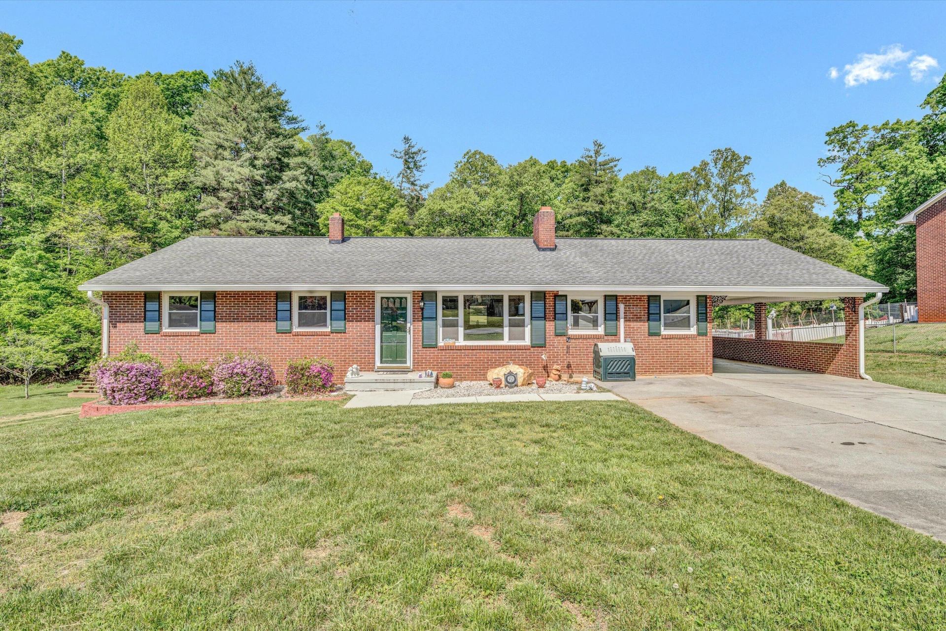 150 Woodland DR - Photo 3