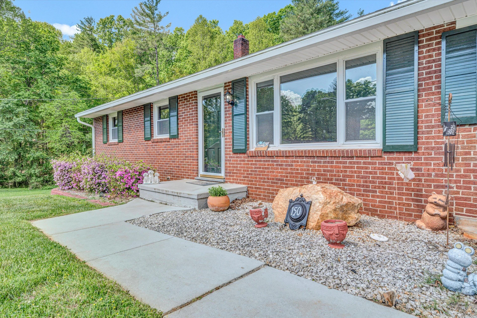 150 Woodland DR - Photo 4