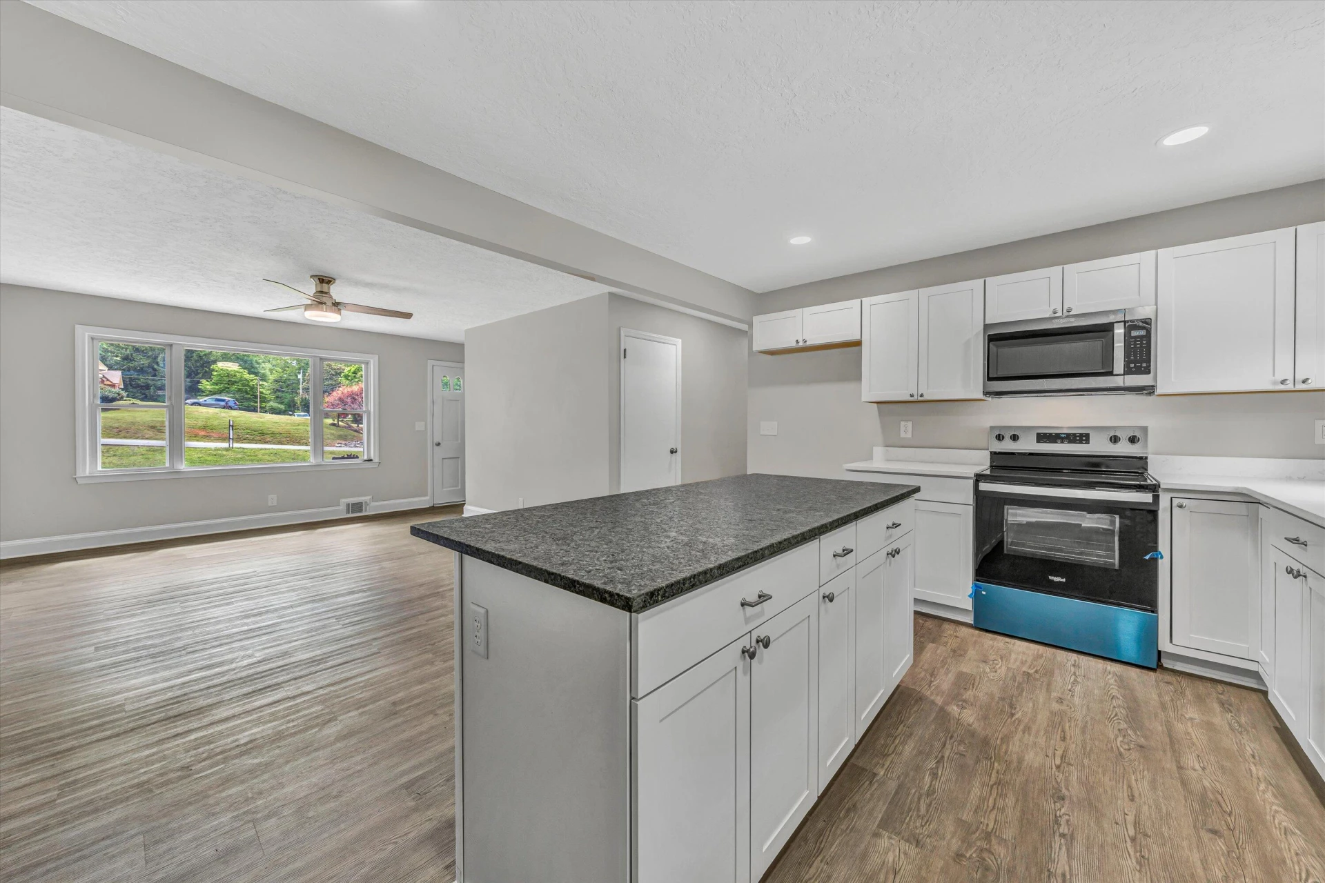 150 Woodland DR - Photo 8