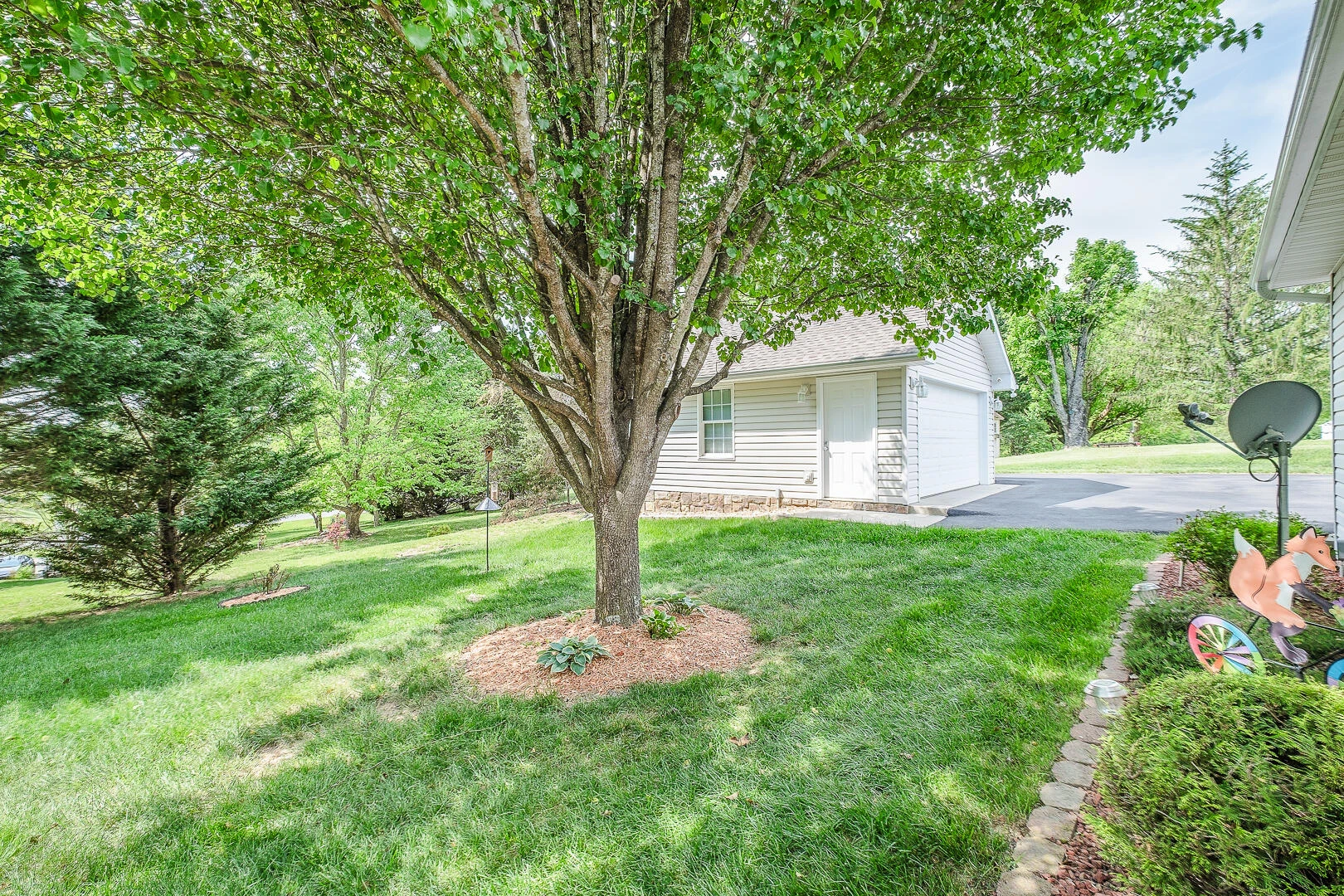 151 Andrew DR - Photo 41