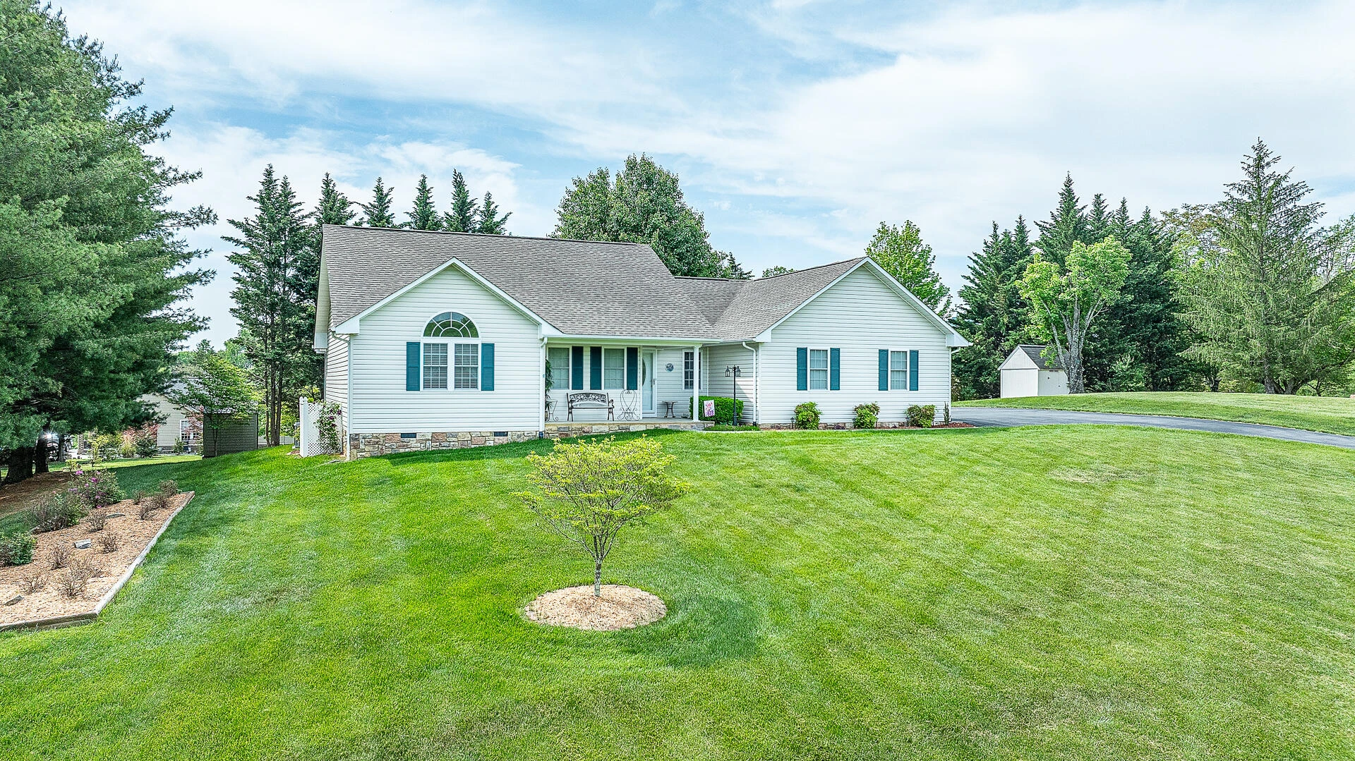 151 Andrew DR - Photo 44