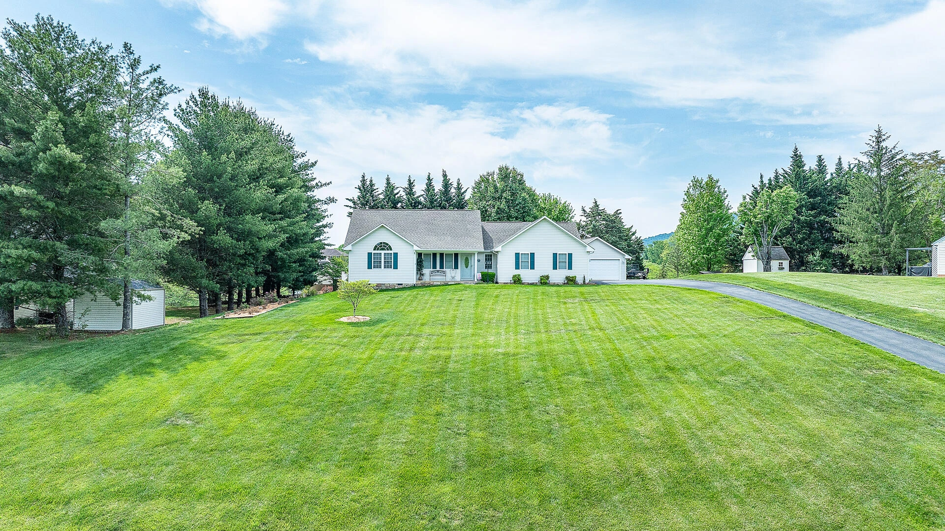 151 Andrew DR - Photo 45