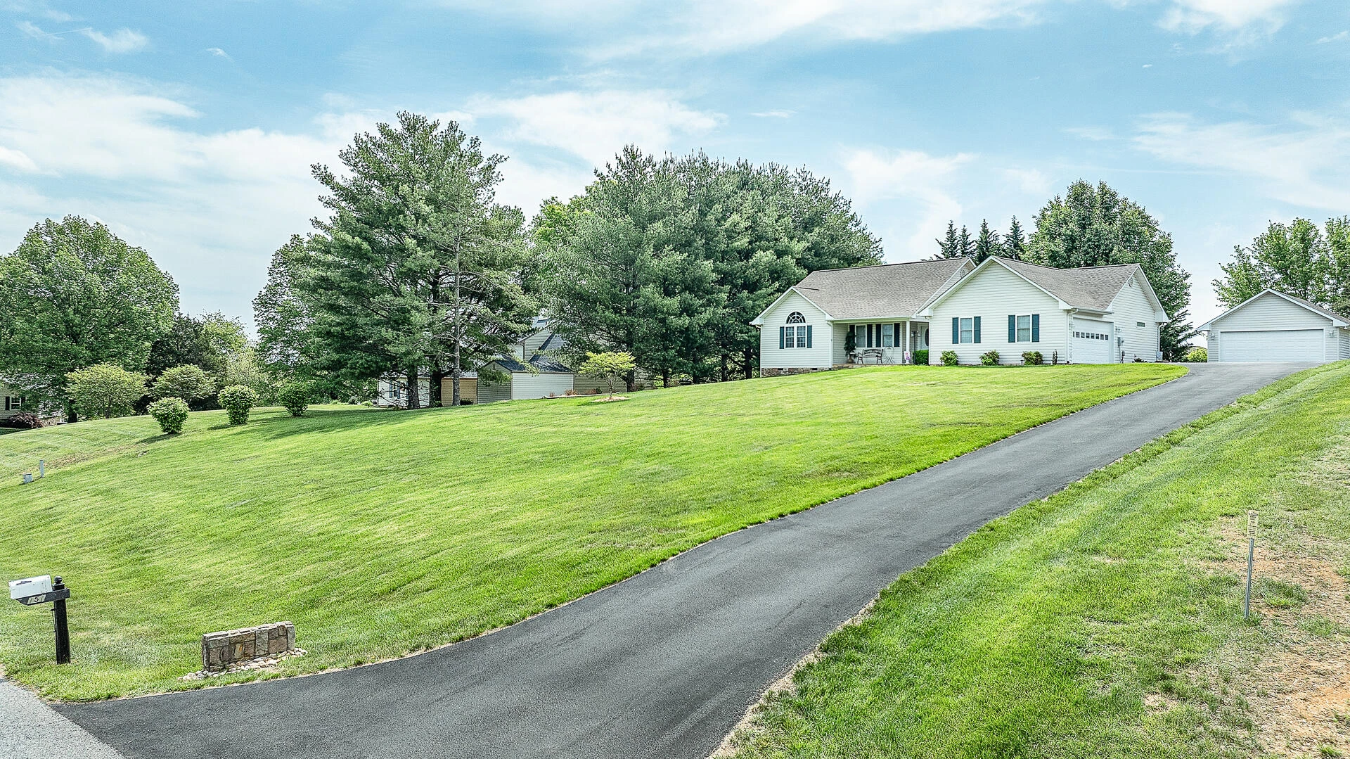 151 Andrew DR - Photo 47