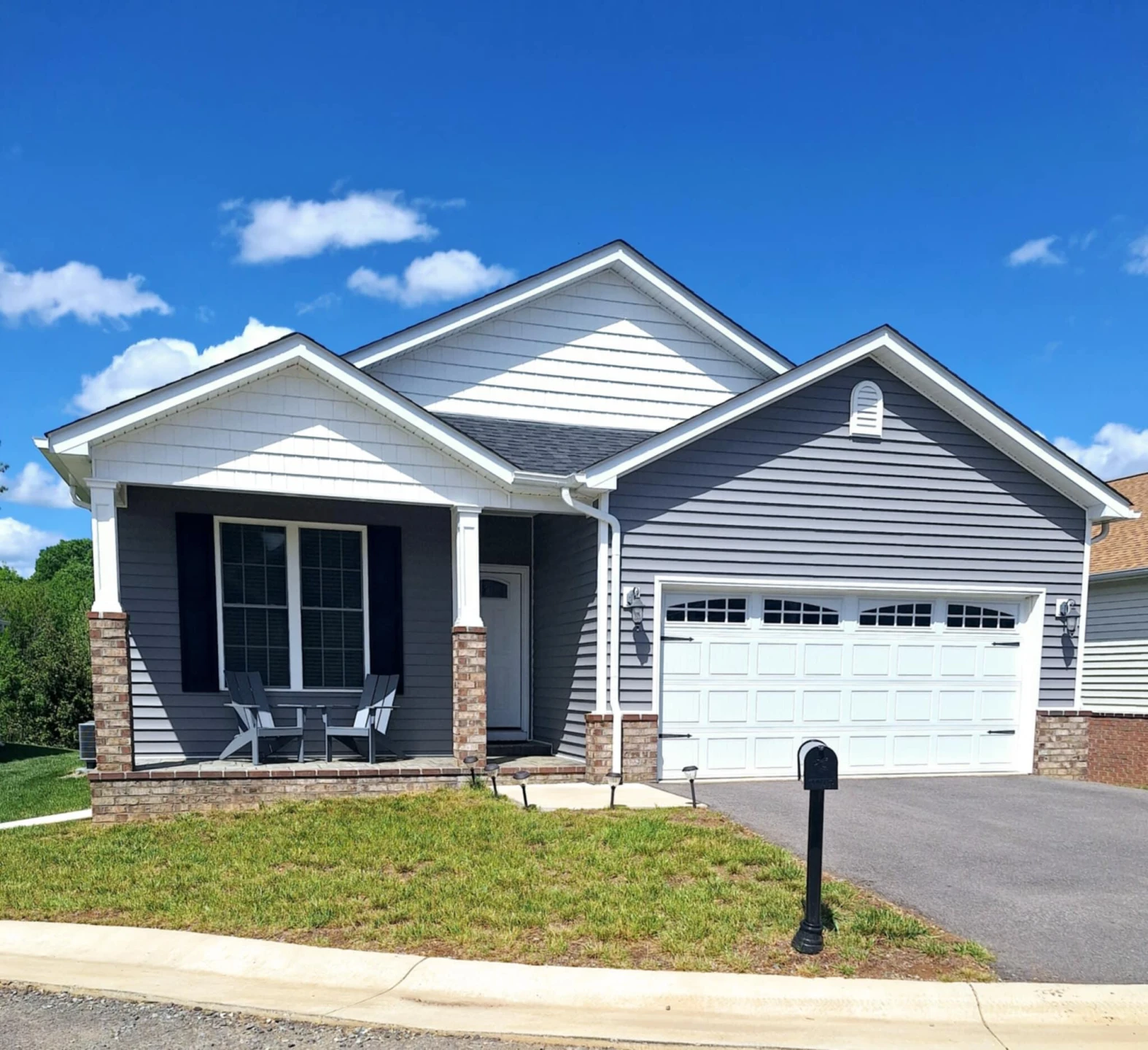 1355 Swansea CT