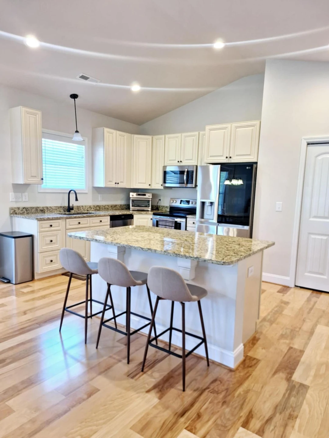 1355 Swansea CT - Photo 14