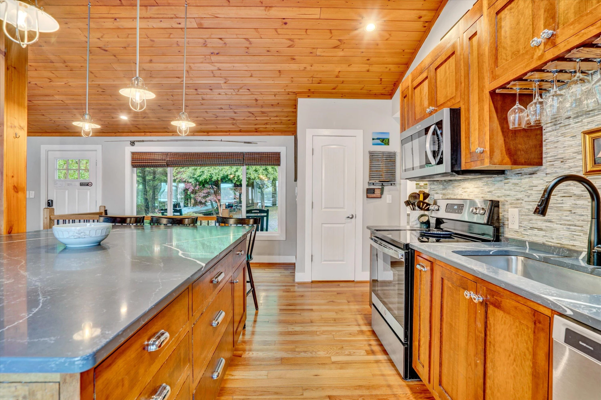 511 Autumn AVE - Photo 17